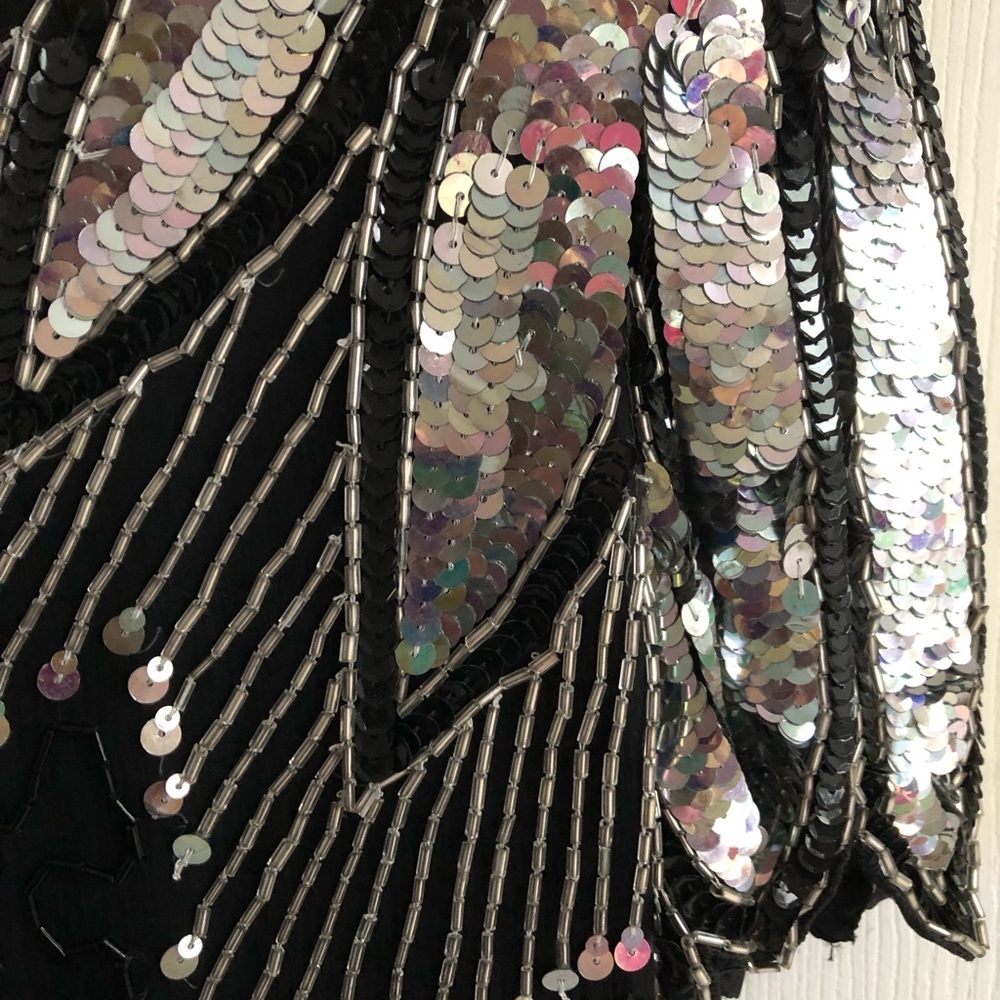 Dress sequence - Picture 2 of 7